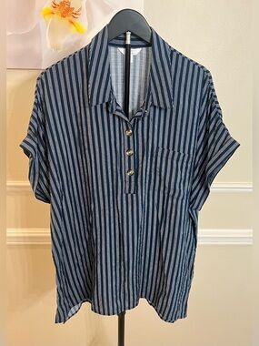 Women’s Time and Tru Striped Henley Tunic Short Sleeve Blouse. Size XXL (20).